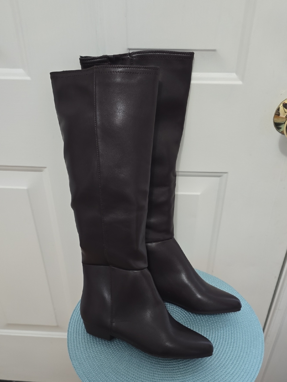 SUGAR BRAND WOMEN'S BROWN HIGH BOOTS WITH LOW HEEL SIZE 6